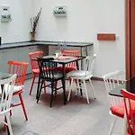 Safestay Charles Bridge Hostel *