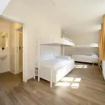 Safestay Charles Bridge Hostel *