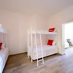 Hostel Safestay Charles Bridge Prag