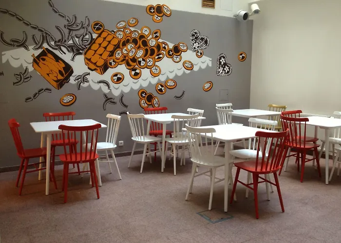 Hostal Safestay Charles Bridge *