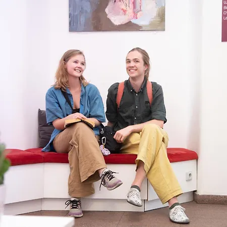 Hostel Safestay Charles Bridge *