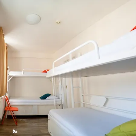 Albergue Safestay Charles Bridge *