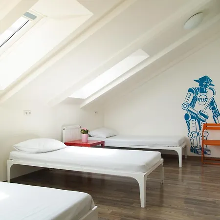 Hostel Safestay Charles Bridge