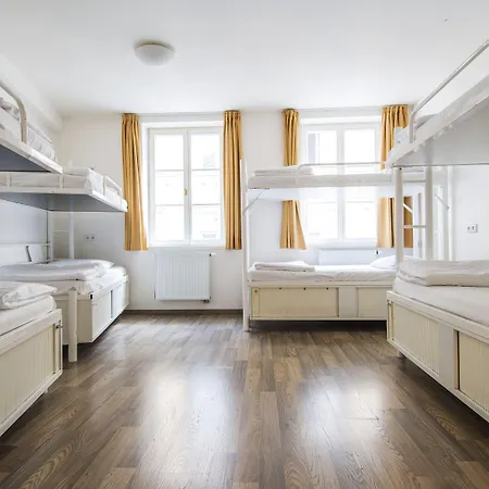 Safestay Charles Bridge Albergue