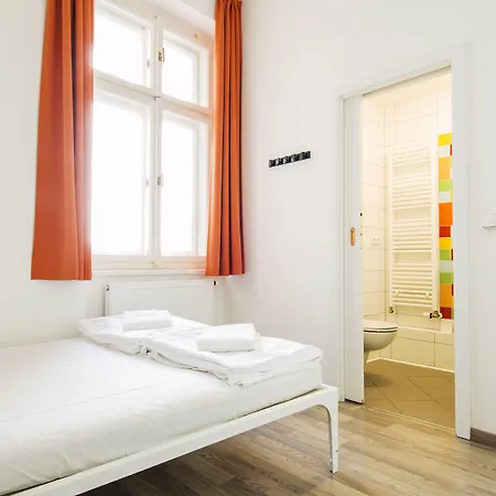 Safestay Charles Bridge Albergue Praga