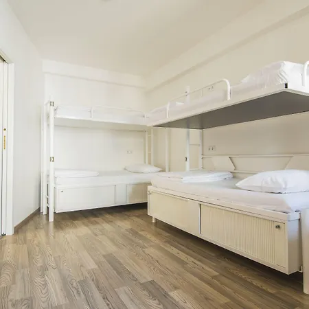 Albergue Safestay Charles Bridge