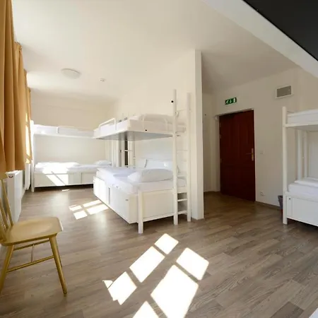 Hostel Safestay Charles Bridge Prága