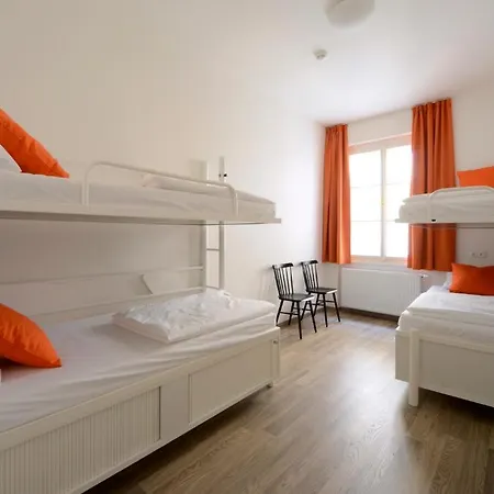 Safestay Charles Bridge * Prága