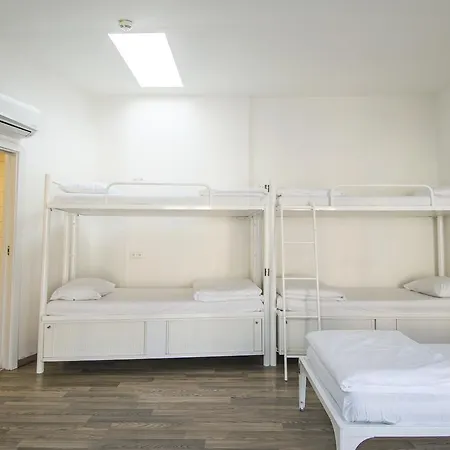 Albergue Safestay Charles Bridge *