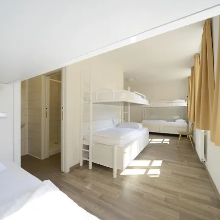 Safestay Charles Bridge Hostel Praag