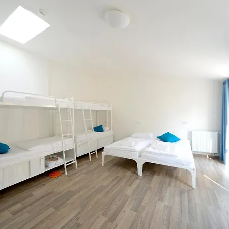 Hostel Safestay Charles Bridge *