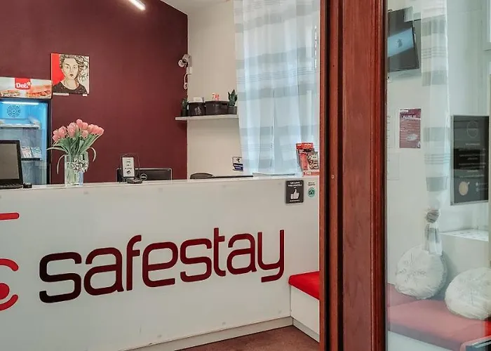 Safestay Prague Charles Bridge Hostel *