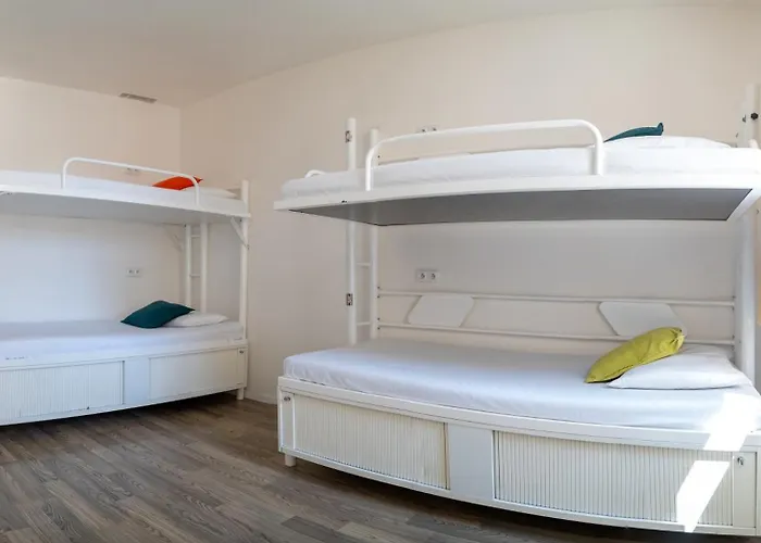 Safestay Prague Charles Bridge Hostel *