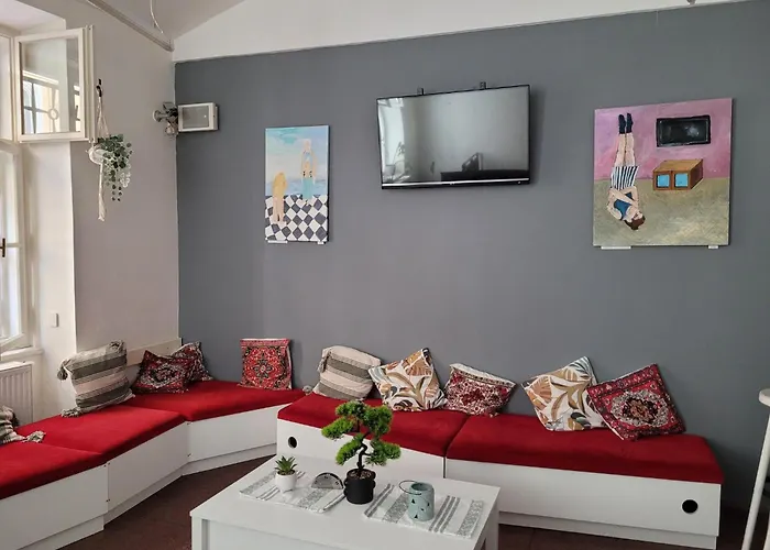 Safestay Prague Charles Bridge Hostel *