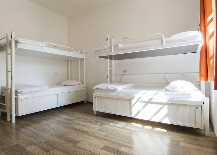 Hostel Safestay Prague Charles Bridge *