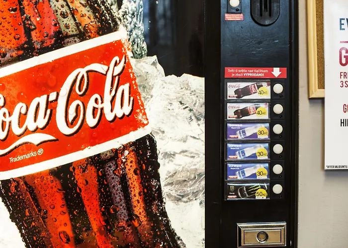 Safestay Prague Charles Bridge Hostel *