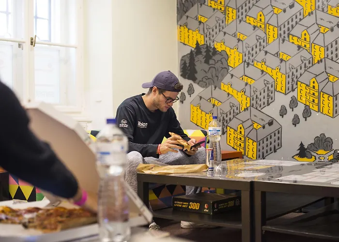 Safestay Prague Charles Bridge Hostel *