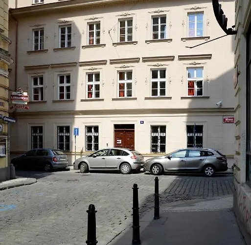 Safestay Prague Charles Bridge *